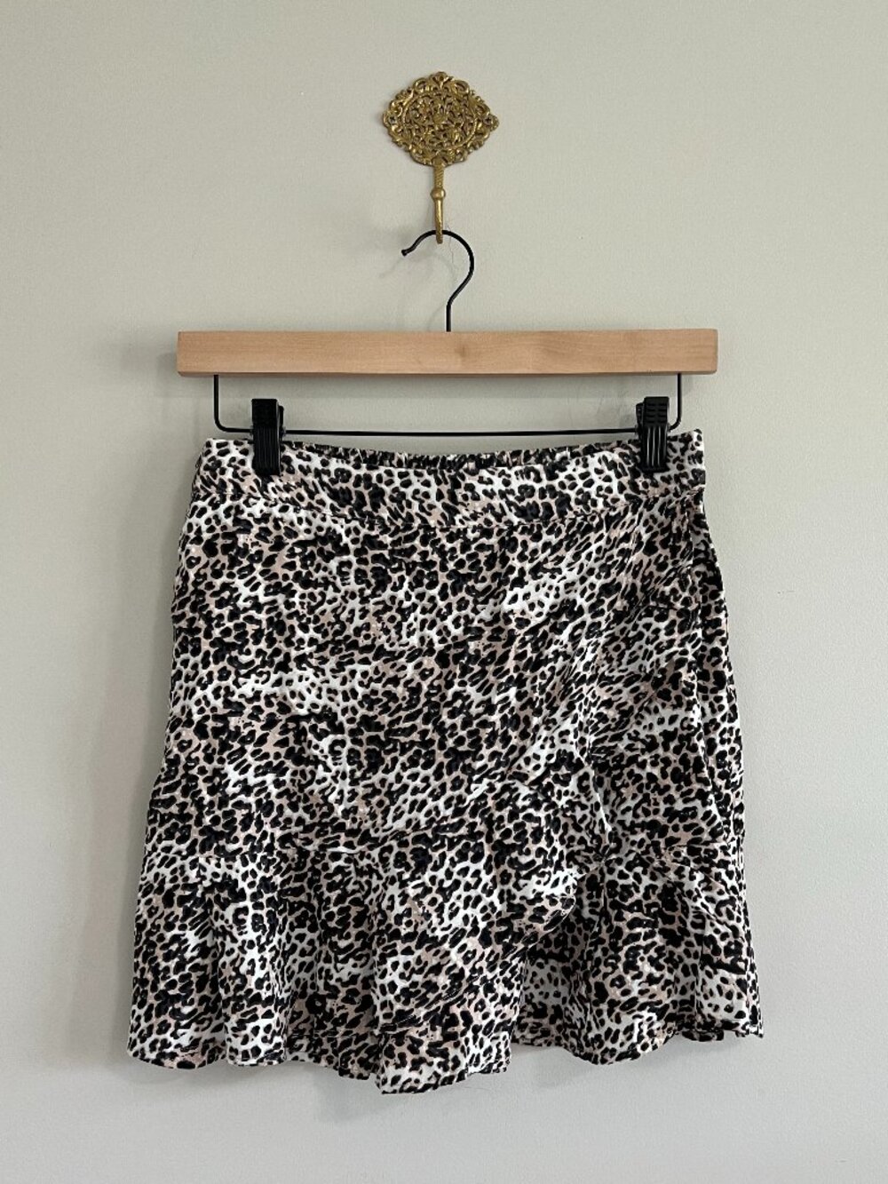 NWT Sim & Sam Leopard Print Ruffle Front Skirt Size M
